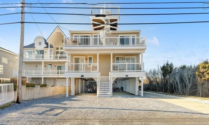 Dennisville Maison | Stunning Beach Front Home with Amazing Views!