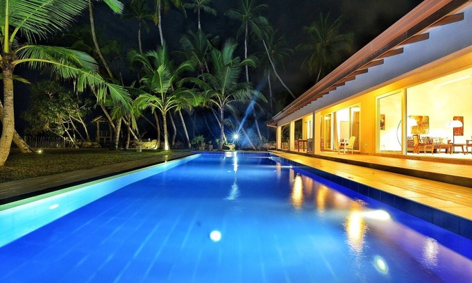 Kahandamodara Villa | Stunning beachfront villa for 8 in Ranna, Tangalle + breakfast and free pick up
