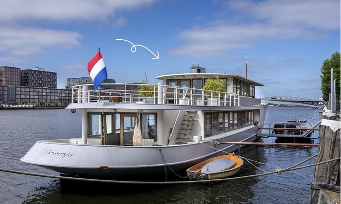 Eastern Docklands Location De Bateaux | Stunning boat with a view