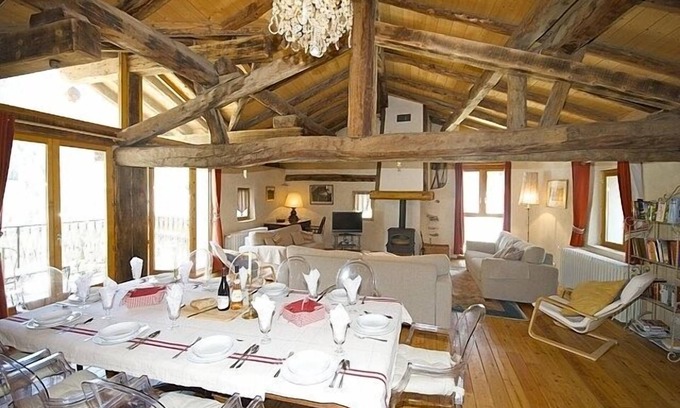 Nancroit Chalet De Ski | Beau Chalet Traditionnel aux Arcs
