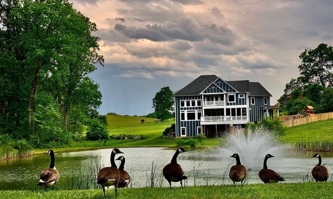 Shepherdstown Maison | Stunning custom Shepherdstown waterfront retreat