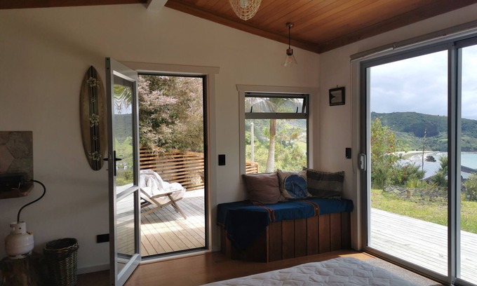 Ahipara Cabine | Stunning Eco Cabin with views of full stretch of 90 Mile Beach and Ahipara