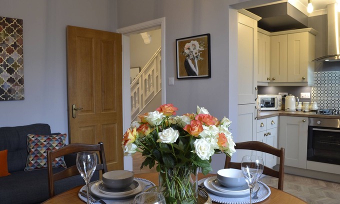 Dumfries Maison | Stunning Edwardian Townhouse Dumfries walking distance to town centre