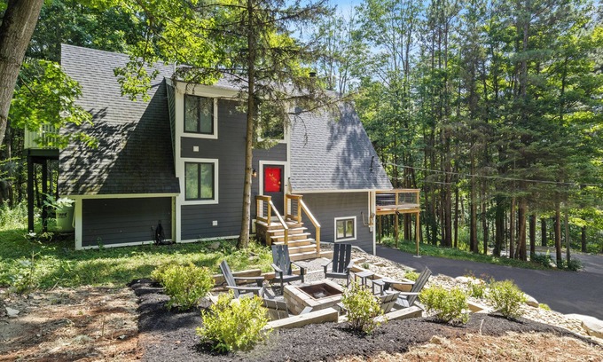 Ellicottville Maison | Stunning Ellicottville Hilltop Ski Chalet