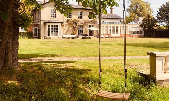 Hopton Maison | Stunning Georgian House - Sleeps 8 - Heart of Norfolk Broads