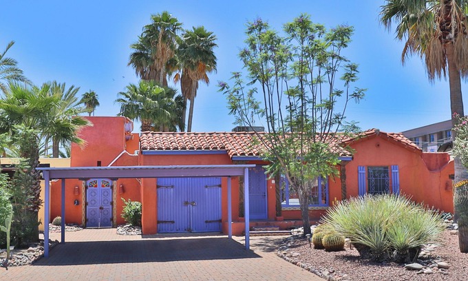 Miramonte Maison | Stunning Haceinda Style in the Heart of Tucson with Pool and Guest House