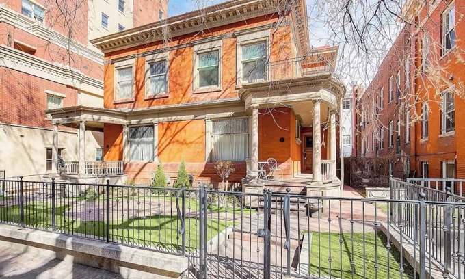 Uptown Maison | Stunning Historic Home | DT Location! | Sleeps 10