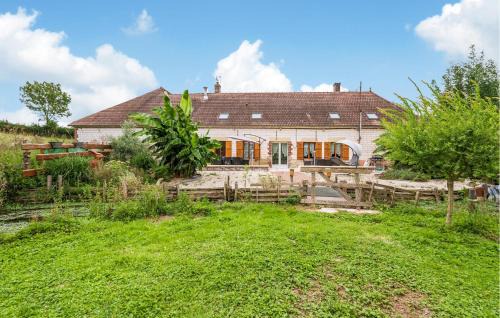 Montigny-les-Monts Maison | Stunning Home In Montigny-Les-Monts