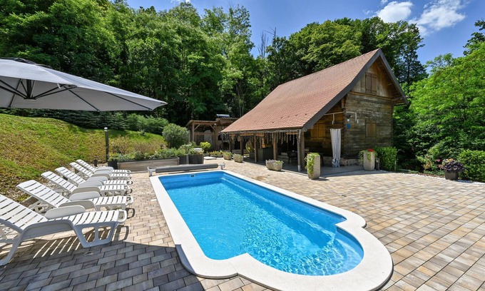 Veliko Trgovisce Maison | Superbe maison à Veliko Trgovisce