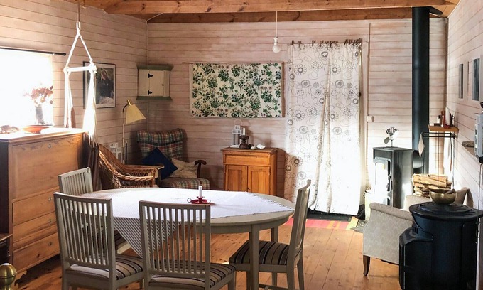 Undal Maison | Stunning home in åkerberga with sauna