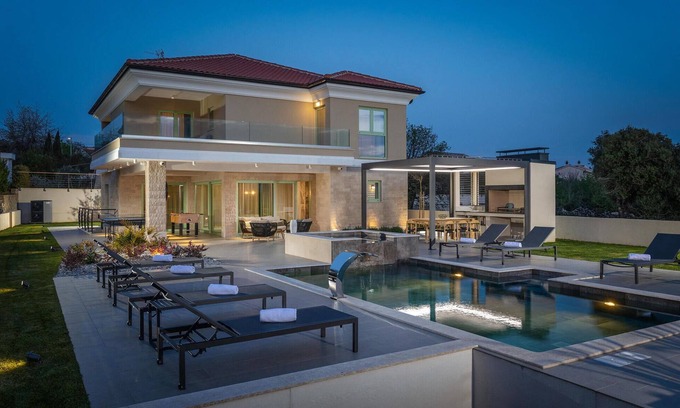 Brzac Maison | Belle maison à Brzac avec jacuzzi