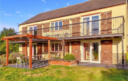 Saint-Pierre-sur-Orthe Maison | Stunning Home In Saint-Pierre-Sur-Orth
