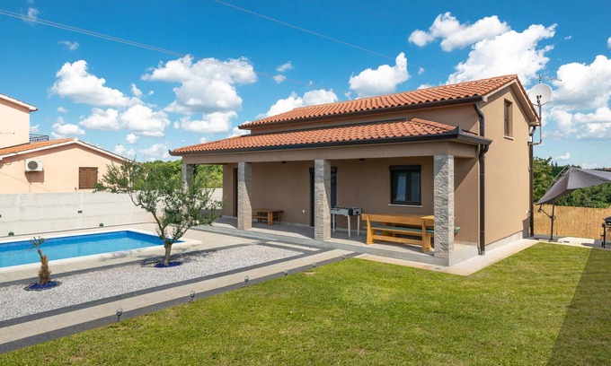 Sveta Nedelja Maison | Superbe maison à Nedescina avec cuisine