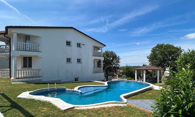 Zbandaj Maison | Stunning home in Porec