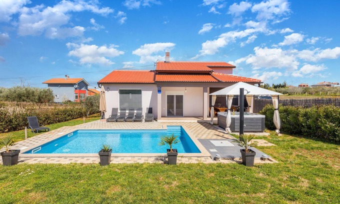 Skatari Maison | Superbe maison à Pula