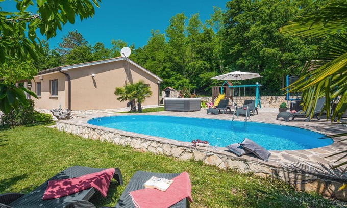Sveta Nedelja Maison | Belle maison à Snasici avec jacuzzi