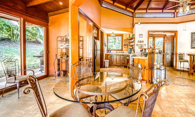 El Indio Maison | Stunning home in the jungle with hot tub, balcony, grill, & W/D - snowbirds OK