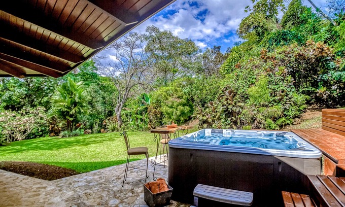 El Indio Maison | Stunning home in the jungle with balcony, grill, & W/D - snowbirds OK