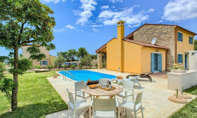 Vardica Maison | Stunning home in Umag