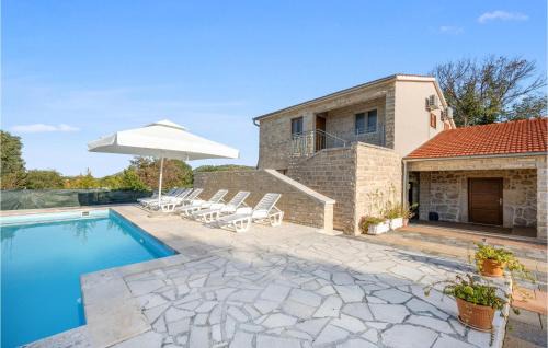 Unesic Maison | Stunning Home In Unesic