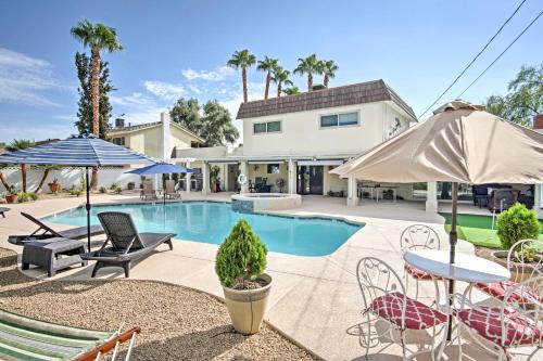 Rancho Oakey Maison | Stunning Home with Private Oasis - 1 half Mile to Strip