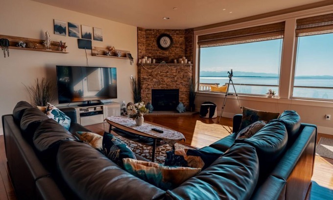 Harbour Pointe Maison | Stunning House with Views of Puget Sound! Ideal for Family Reunions