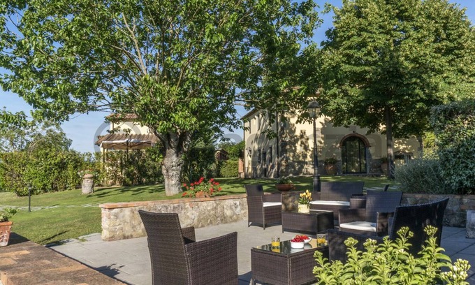 Terranuova Bracciolini Maison | Stunning villa with its own pool