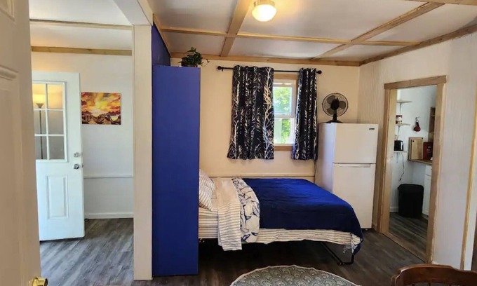 Burdett Maison | Stunning Lake View Studio along the Serene Seneca Wine Trail