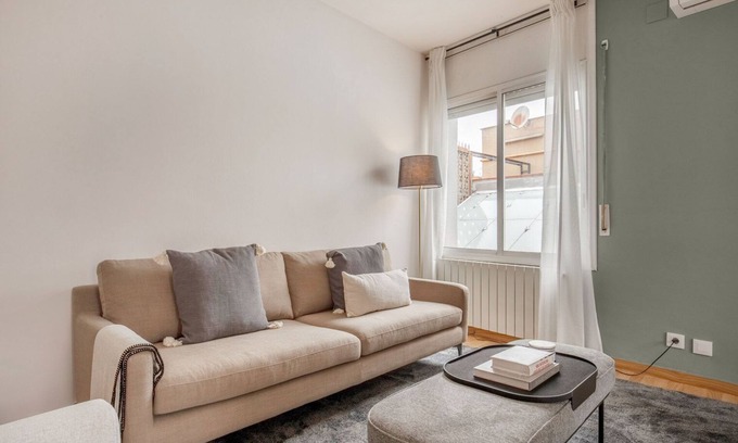 La Maternitat i Sant Ramon Appartement | Stunning Les Corts 3BR Penthouse w/ Balcony, nr Camp Nou, by Blueground