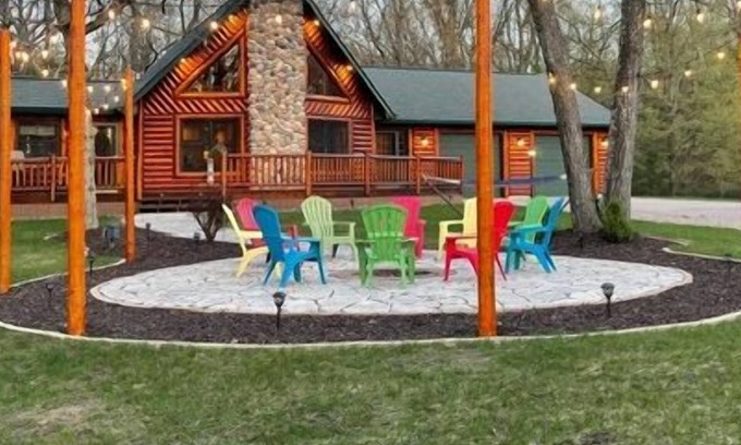 Nekoosa Cabine | Stunning Log Home - Lake, Full Recreational Wilderness Area, Sand Valley Golf