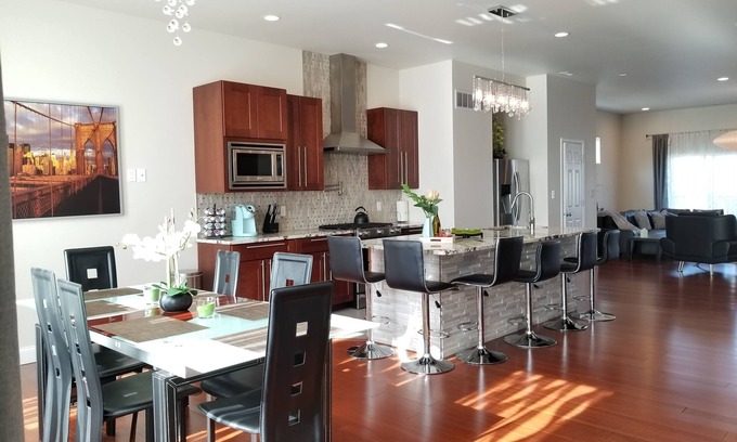 The Gate Maison | Superbe et luxueux. Terrasse sur le toit avec une vue magnifique sur Arch!