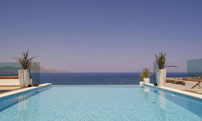 Vlicha Villa | Villa Eos de luxe avec piscine privée à débordement chauffée