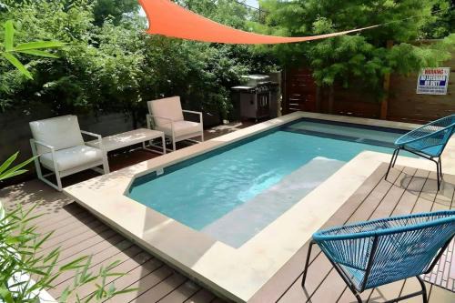 Tarrytown Maison | Stunning Modern Home w Pool and Hot Tub in DT