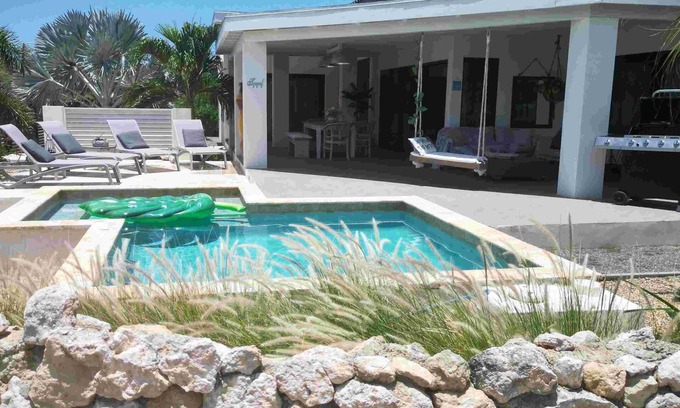 Noord Villa | Modern and clean 6 guest home - guest favorite - spectacular view -private pool