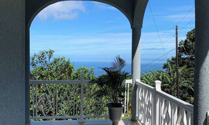 Roseau Maison | Stunning Ocean View Retreat | 2-Bedroom Getaway | 15 Mins to Roseau & Adventure!