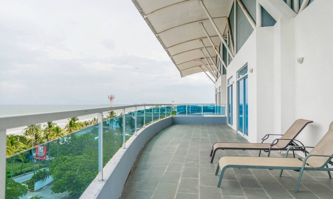 Puntarenas Copropriété | Stunning Oceanview Penthouse with fitness room and full kitchen