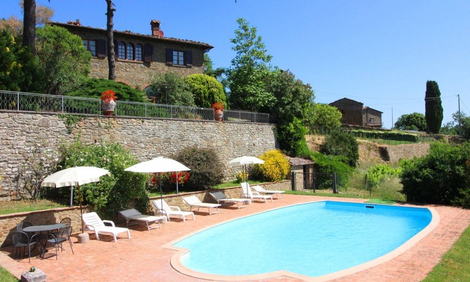 Monte San Savino Villa | Merveilleuse maison de vacances privée avec WIFI, piscine privée, TV, animaux admis et parking