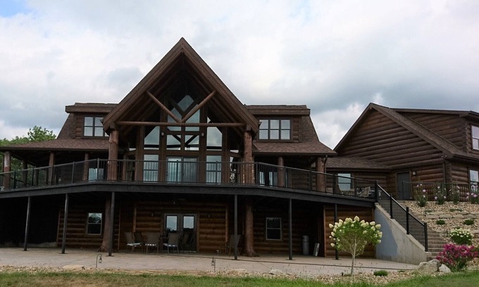 Loraine Cabine | Superbe escapade en cabine privée avec magnifique cheminée près de Quincy, Illinois