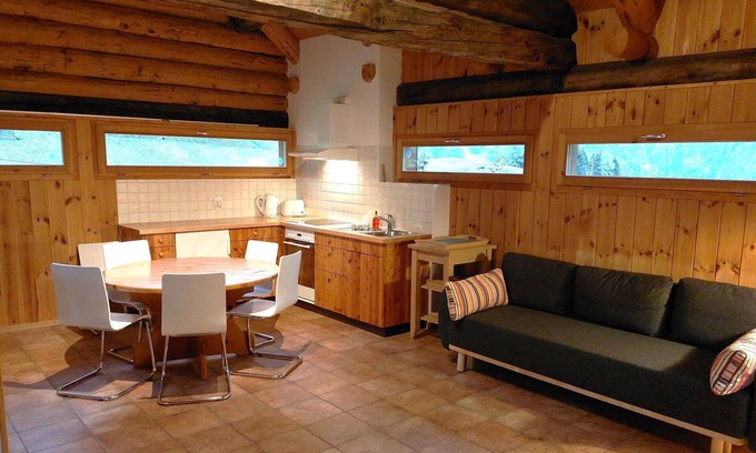 Blenio Maison | Merveilleuse maison de vacances privée avec WIFI, patio, animaux admis, vue panoramique et parking