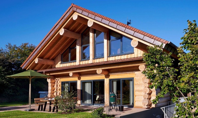 Heitersheim Maison | Belle maison de vacances privée avec piscine, WIFI, bain à remous, TV, patio, animaux admis