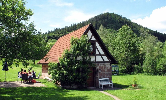 Alpirsbach Villa | Merveilleuse maison de vacances privée pour 4 personnes avec TV, animaux admis et parking