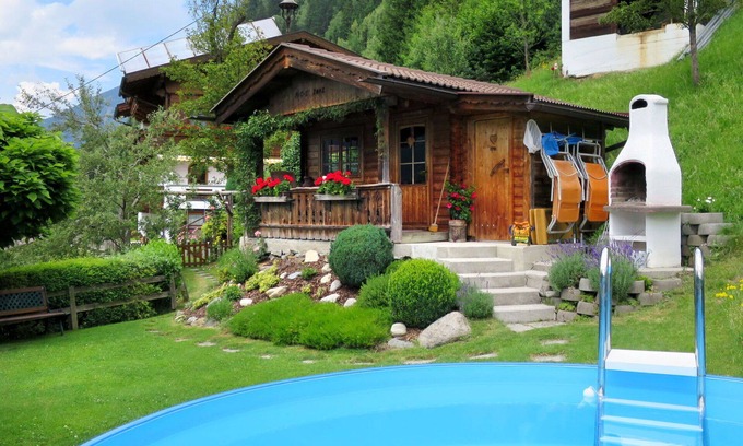 Distelberg Maison | Magnifique maison de vacances privée pour 8 personnes avec WIFI, piscine, TV, patio et parking
