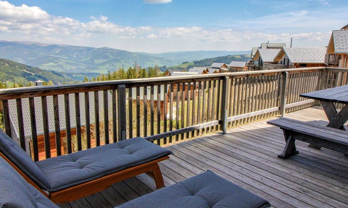 Wolfsberg Maison | Belle maison de vacances privée avec WIFI, bain à remous, TV, terrasse, vue panoramique, parking