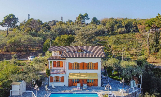 Corsanico Maison | Maison de vacances privée avec WIFI, climatisation, piscine privée, TV, patio, animaux admis