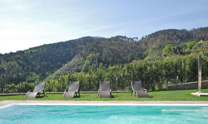 Vicopelago Villa | Maison de vacances privée avec WIFI, piscine privée, climatisation, TV, terrasse, près de Lucques