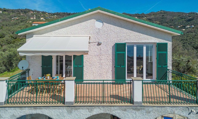 Moneglia Maison | Magnifique maison de vacances privée avec climatisation, WIFI, TV, patio et animaux admis