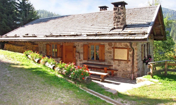 Predazzo Maison | Casa de vacaciones privada con TV, terraza, mascotas permitida, vista panorámica, aparcamiento