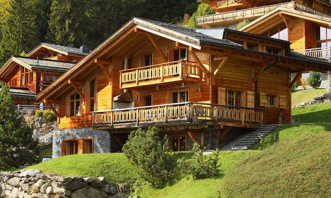 Ollon Maison | Belle maison de vacances privée avec bain à remous, WIFI, TV, terrasse, animaux admis et parking