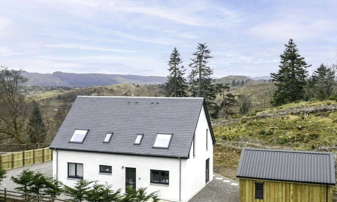 Oban Maison | Belle maison de vacances privée avec WIFI, bain à remous, TV, patio et animaux admis