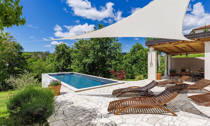 Cerovlje Maison | Belle maison de vacances privée avec WIFI, climatisation, piscine privée, TV, terrasse, parking